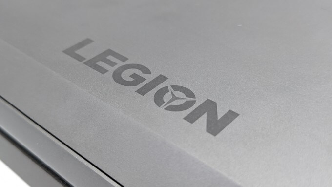 Lenovo Legion Y740(17)背面ロゴ